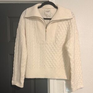 Abercrombie & Fitch white cream knit quarter zip sweater - small